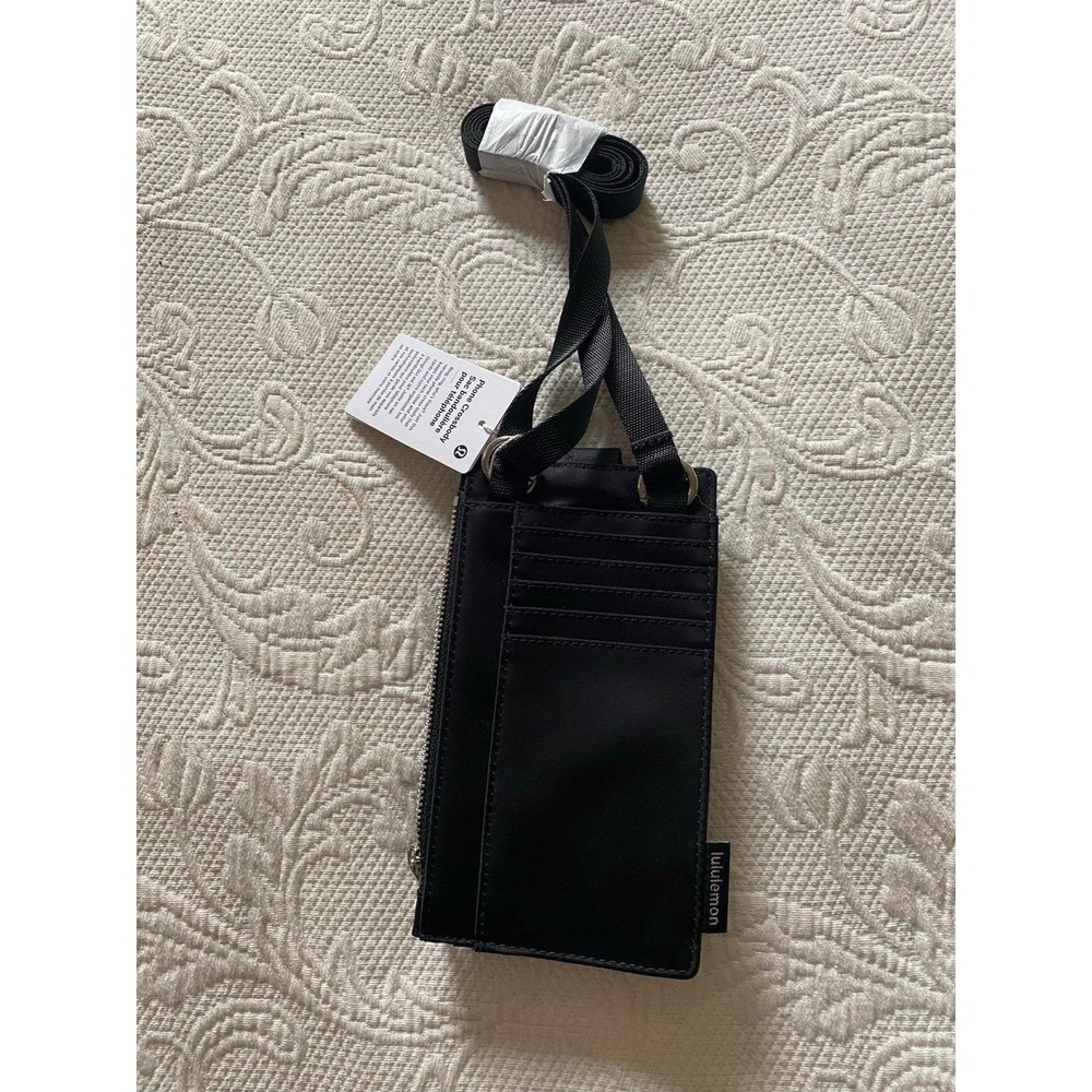 NWT Lululemon Phone Crossbody Black Nylon Purse Wallet Lightweight Travel - Picture 3 of 6